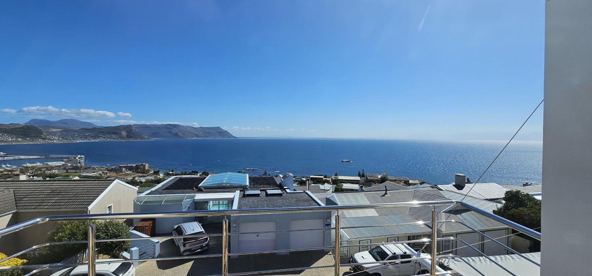 Magellans Hotel Simon's Town Exterior photo