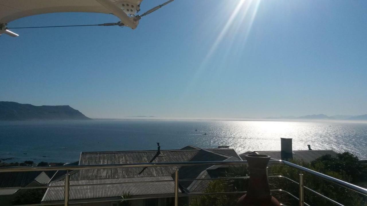 Magellans Hotel Simon's Town Exterior photo